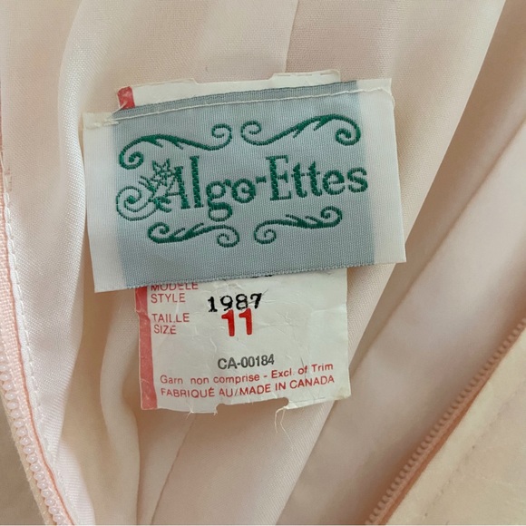 Vintage 80s formal fit & flare puffy sleeve ball gown - Picture 8 of 9